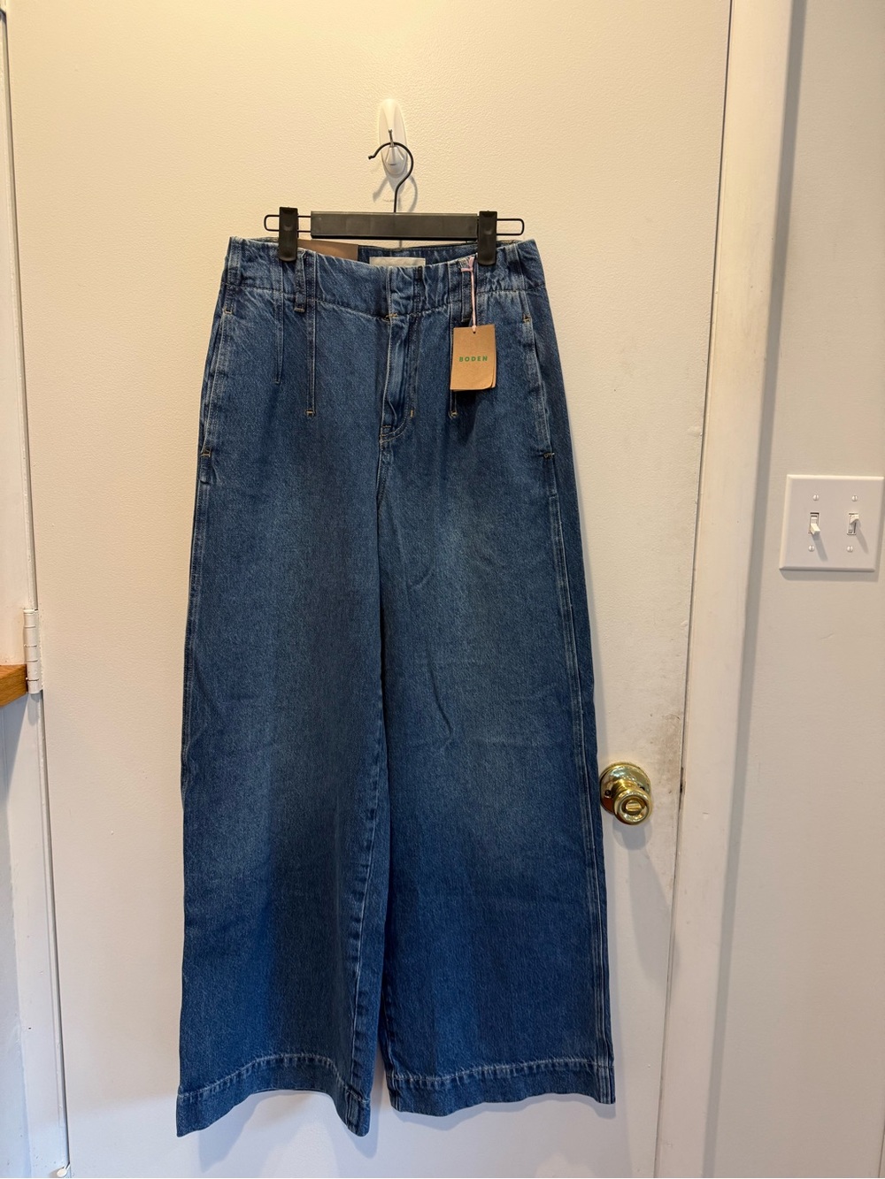 Boden Mid Vintage Stitch Detail Wide-Leg Jeans in Blue - Picture 2 of 5